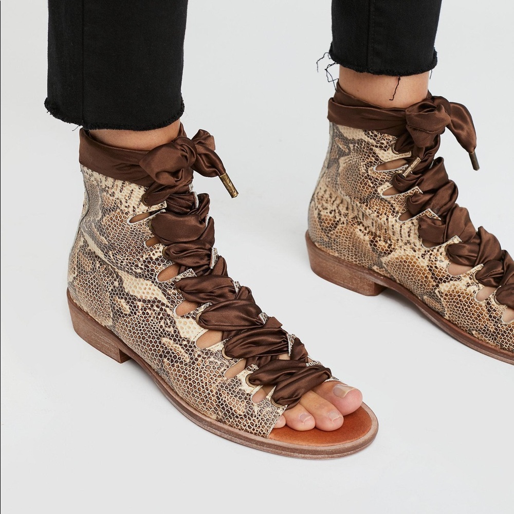 ✨ RARE Free People Palms Sandal, brown snake 7